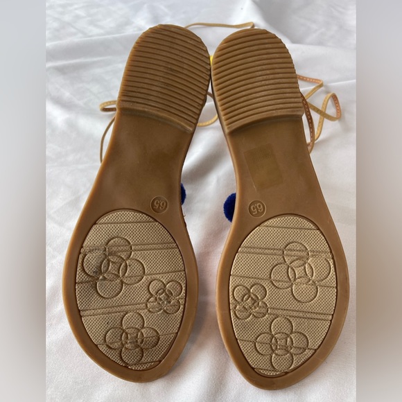 Dirty Laundry Leg Tie Pom Pom Women’s Sandals Size 6.5 - Picture 4 of 5